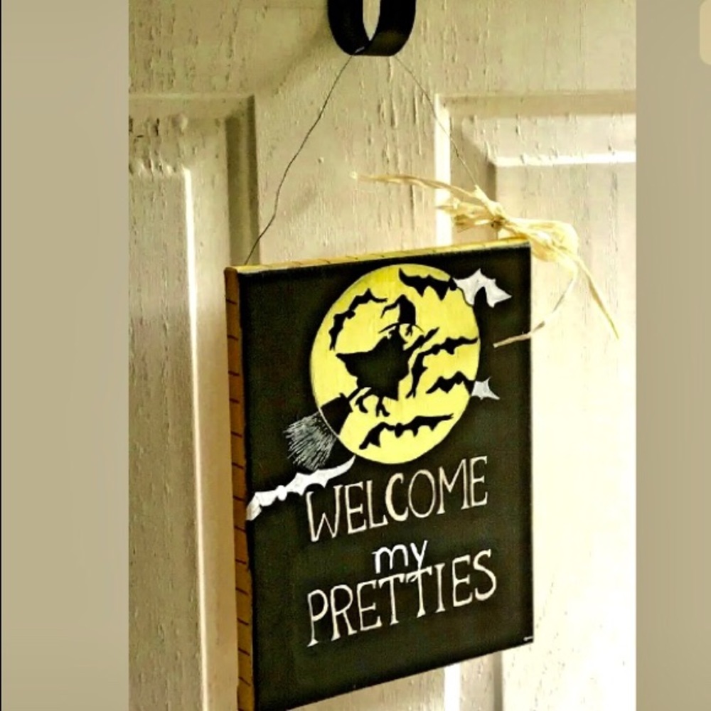WELCOME MY PRETTIES! HALLOWEEN DECOR, door decor